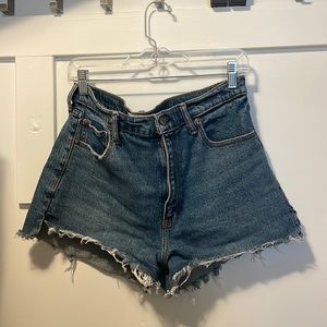 Abercrombie & Fitch High Rise Mom Short size 31 / 12